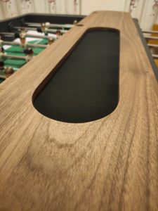 Klep van hifi-meubel klep met gat voor centerspeaker