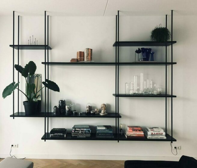 Hangkast massief eiken zwartgebeitst