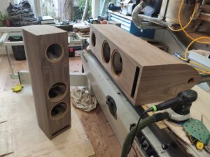 Bouw van houten speakers in mijn werkplaats