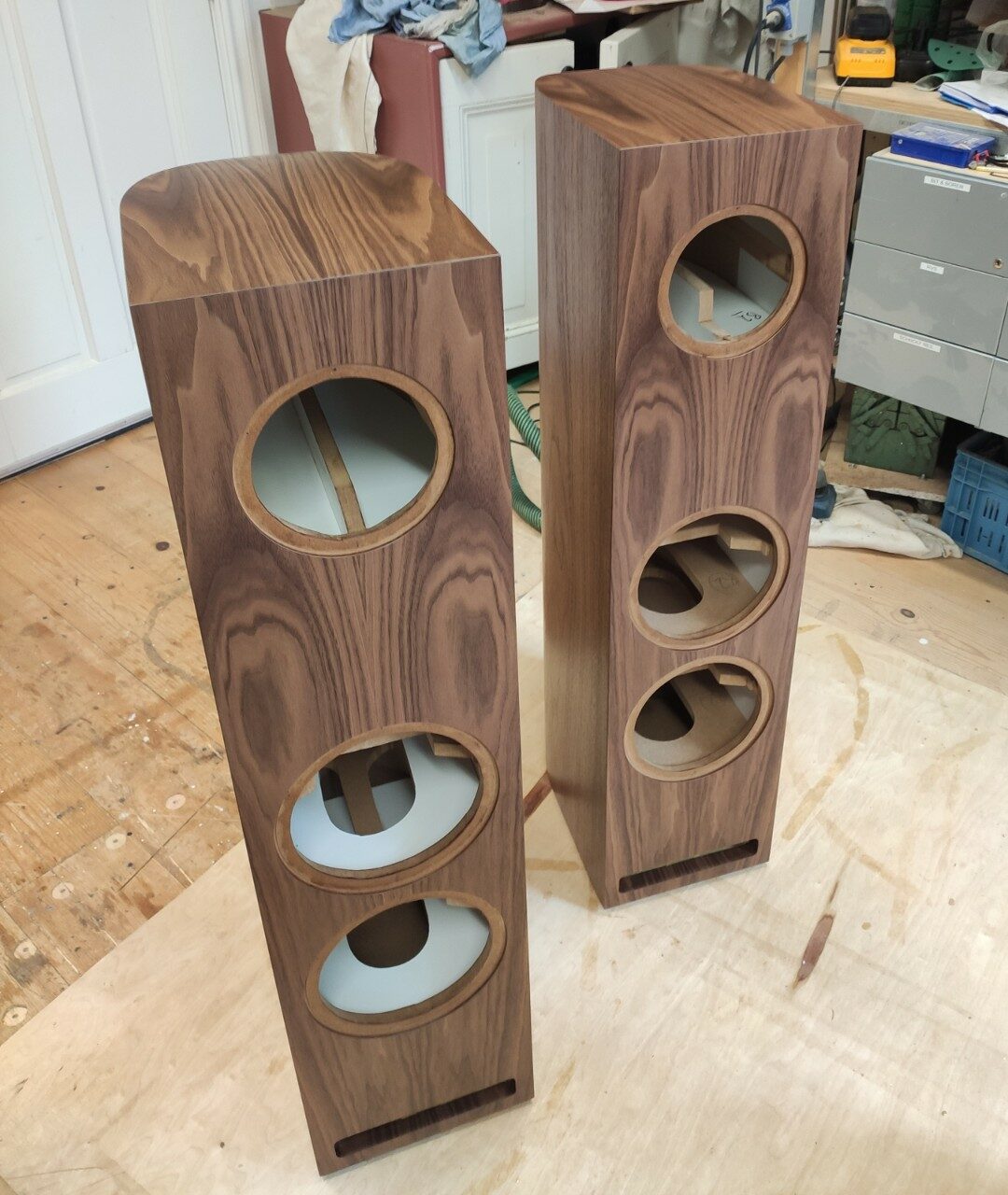 Zelfbouw speakers in werkplaats Joep Slooten Meubels