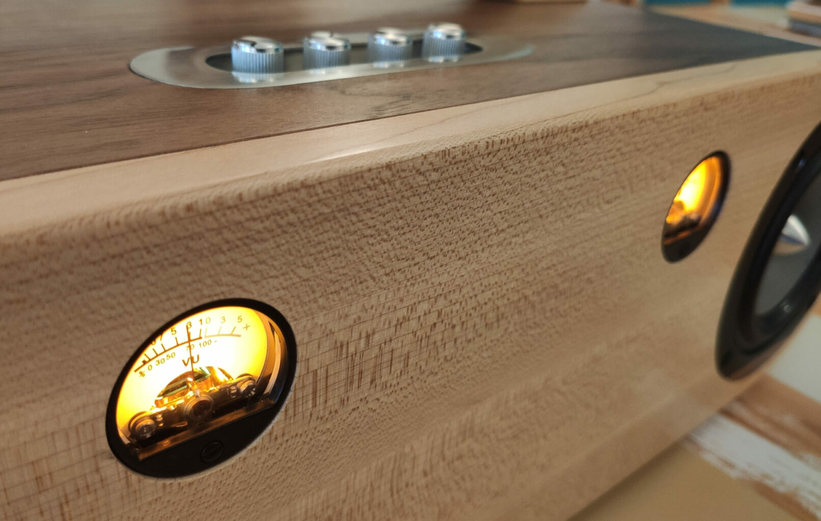 Houten bluetooth speaker