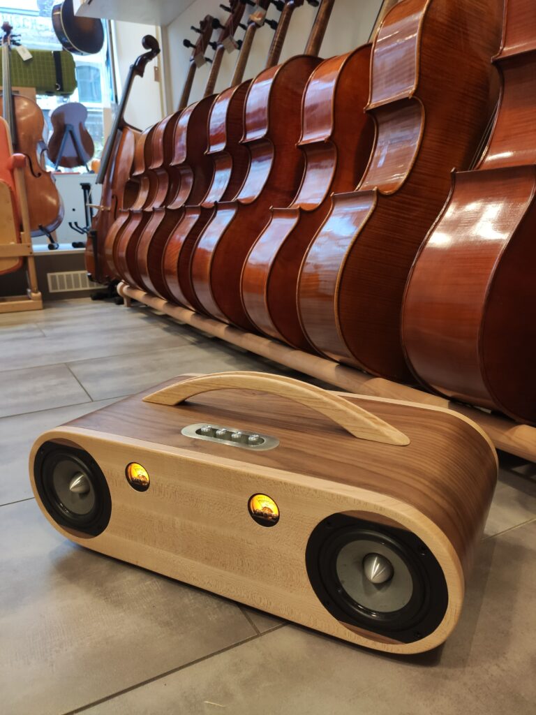 Retro houten bluetooth speaker