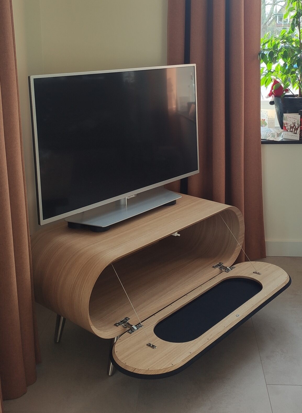 tv meubel eiken fineer met speakerdoek